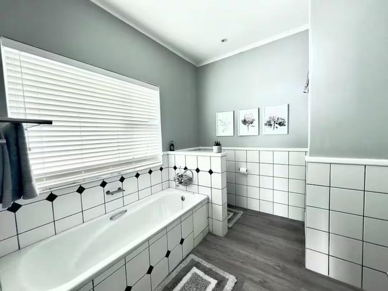 3 Bedroom Property for Sale in Pinnacle Point Golf Estate Western Cape